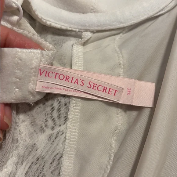 Victoria's Secret White Lace Lingerie - Picture 5 of 6